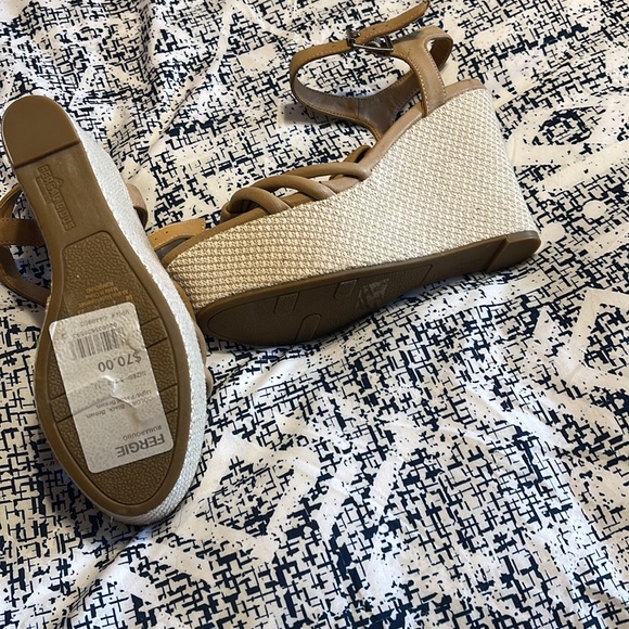 Fergie Runaround Pastel Brown Wedges /Size 6M - Picture 4 of 4